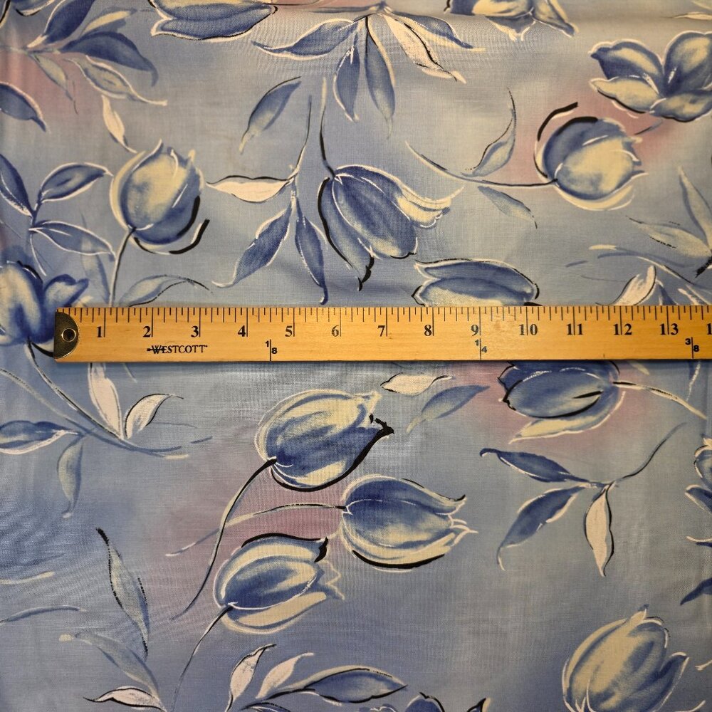 Large Blue Tulips Cotton Quilting Fabric Jo-Ann Fabrics 36 x 44 inches wide - Picture 13 of 13